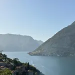 Incanto Parking And View *